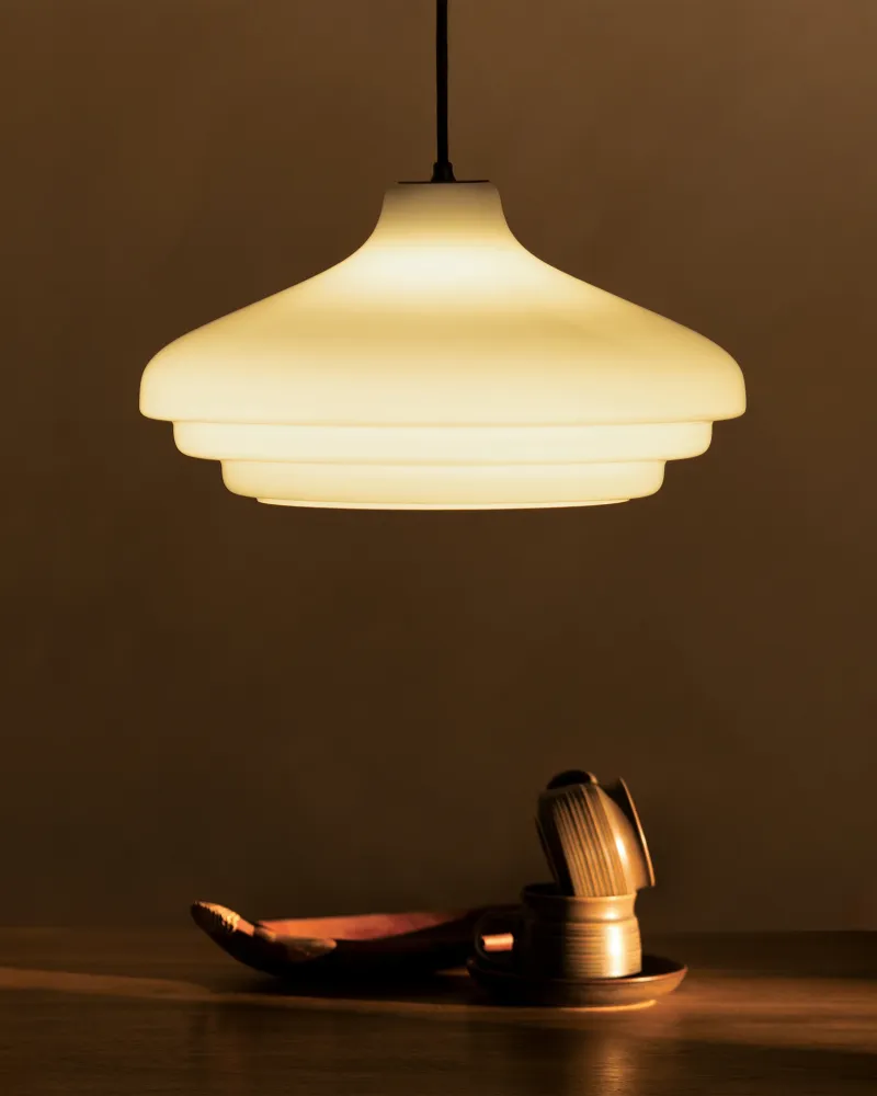 Gecentreerde Brookfield Grote Hanglamp Opaalglas - Brons