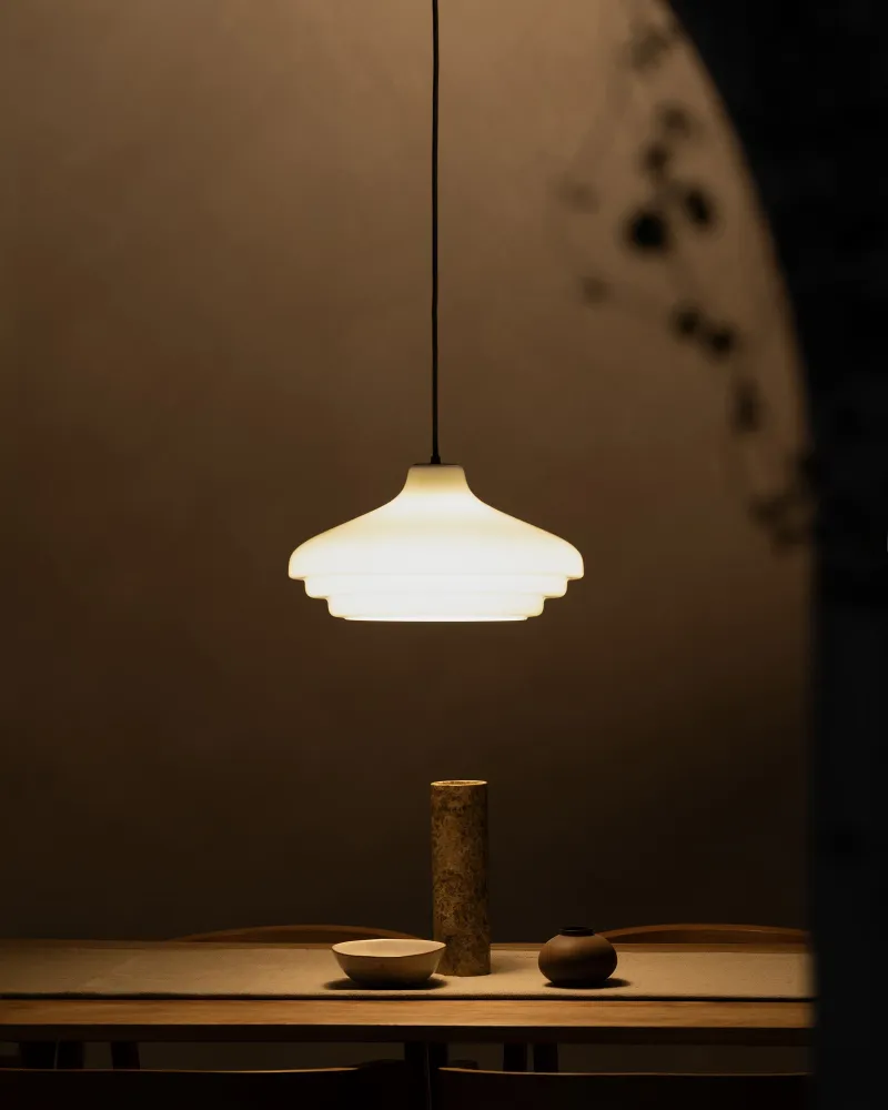 Gecentreerde Brookfield Grote Hanglamp Opaalglas - Brons
