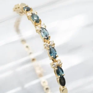 Marquise-Cut Sapphire and Diamond Bracelet voor interne draad