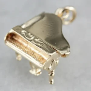 Grand Piano Charm RVS 304