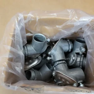 1/2", 90 Deg. Pull Elbow CI5204 (Box 10)