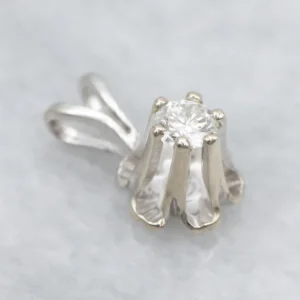Buttercup Set Diamond Melkwit Gold Solitaire Pendant