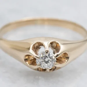 EMV-beschermende Old Mine Cut Diamond Belcher-Set Antique Engagement Ring
