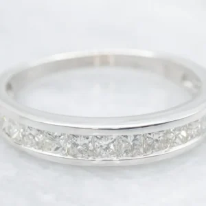 Professionele Kwaliteit Channel Set Princess Cut Diamond Band