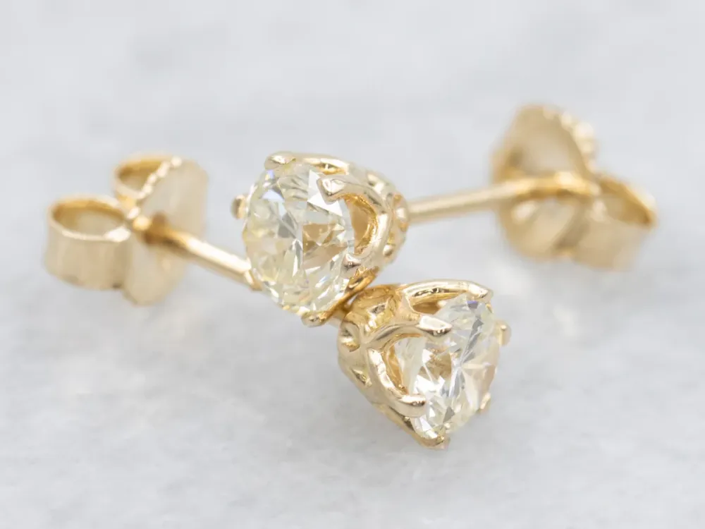 Vertraagde Uitschuif Round Brilliant Diamond Crown-Set Stud Earrings