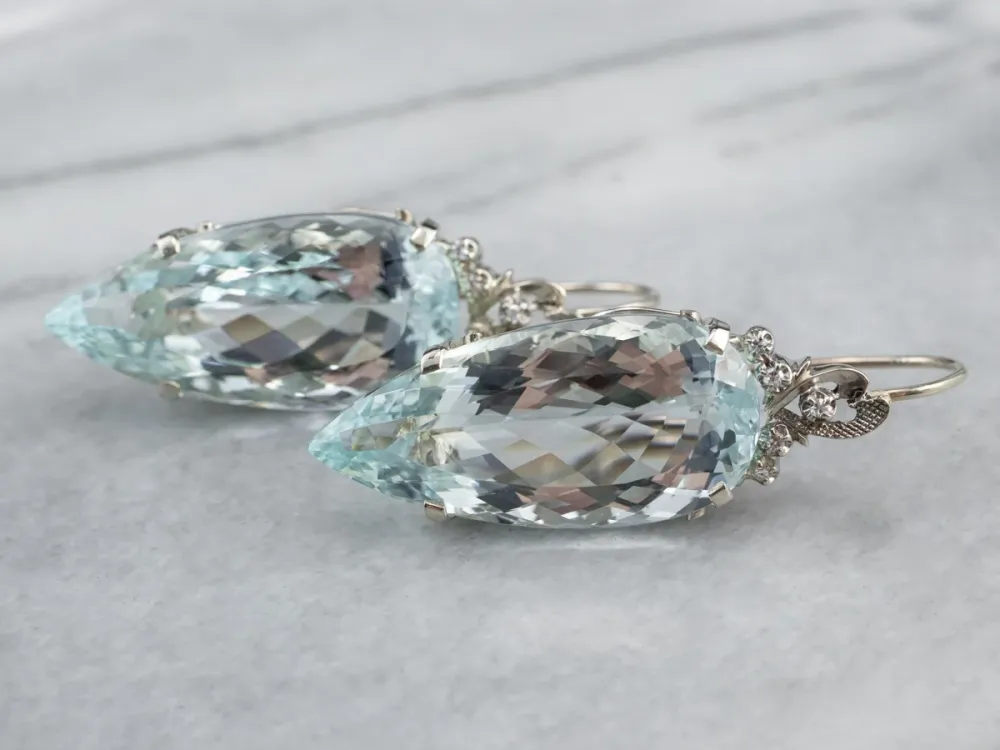 Bold Aquamarine and Diamond Drop Earrings - voor Beton en Metselwerk