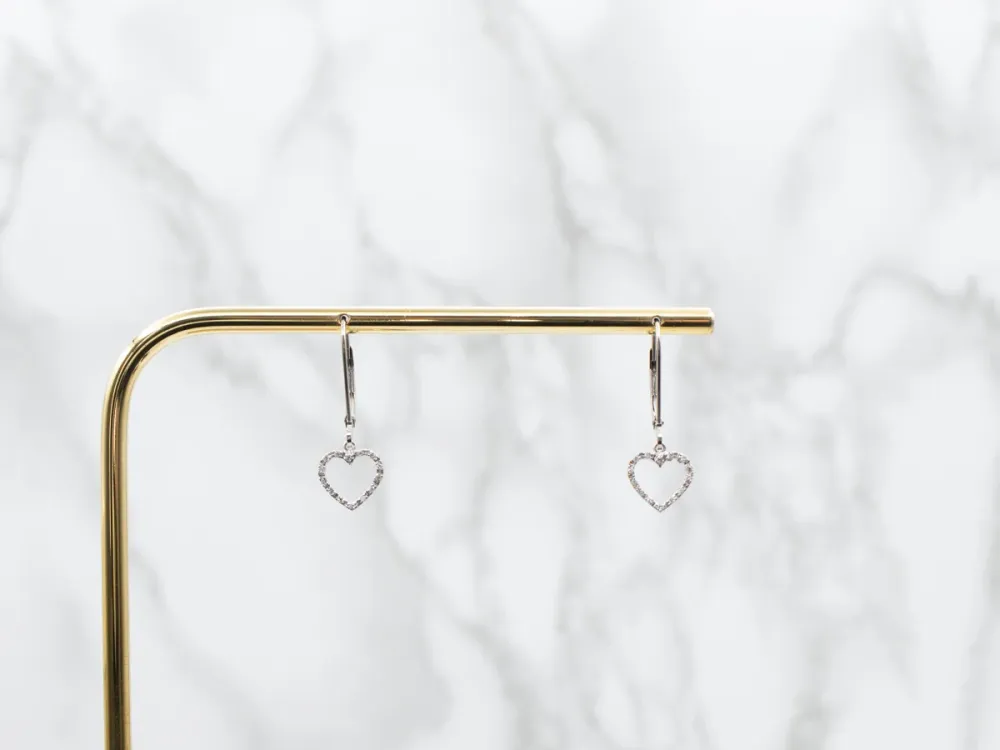 Heart Shaped Diamond Drop Earrings voor beton en steen