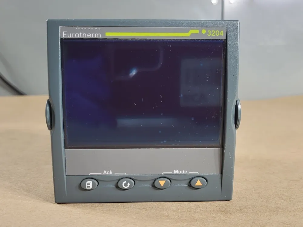 Industrieel Gecertificeerd Eurotherm Temperature Controller 3204I/FM/VH/RXDX/R/XXX/G/ENG/ENG