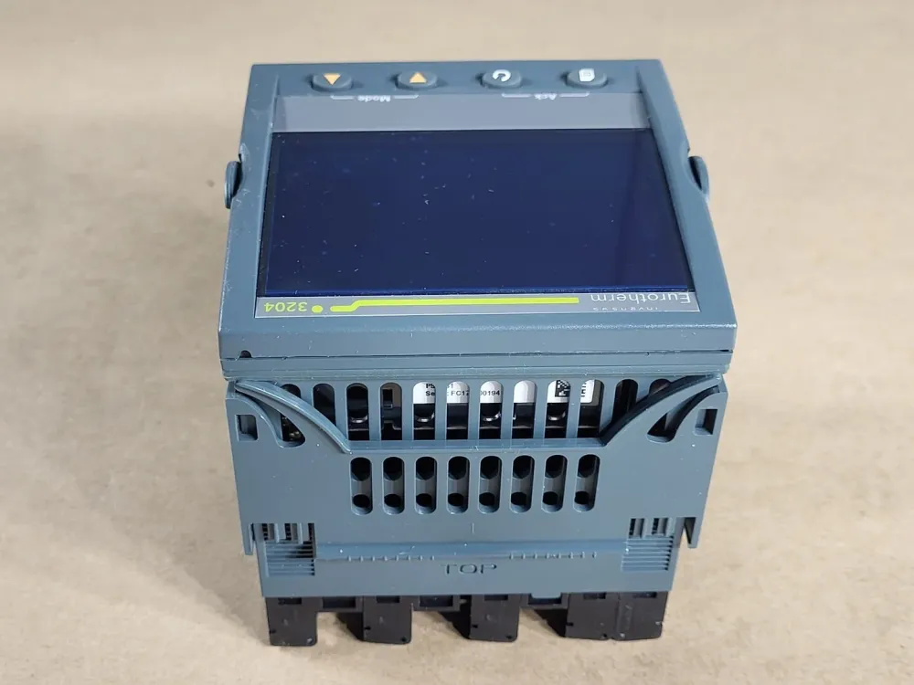 Industrieel Gecertificeerd Eurotherm Temperature Controller 3204I/FM/VH/RXDX/R/XXX/G/ENG/ENG