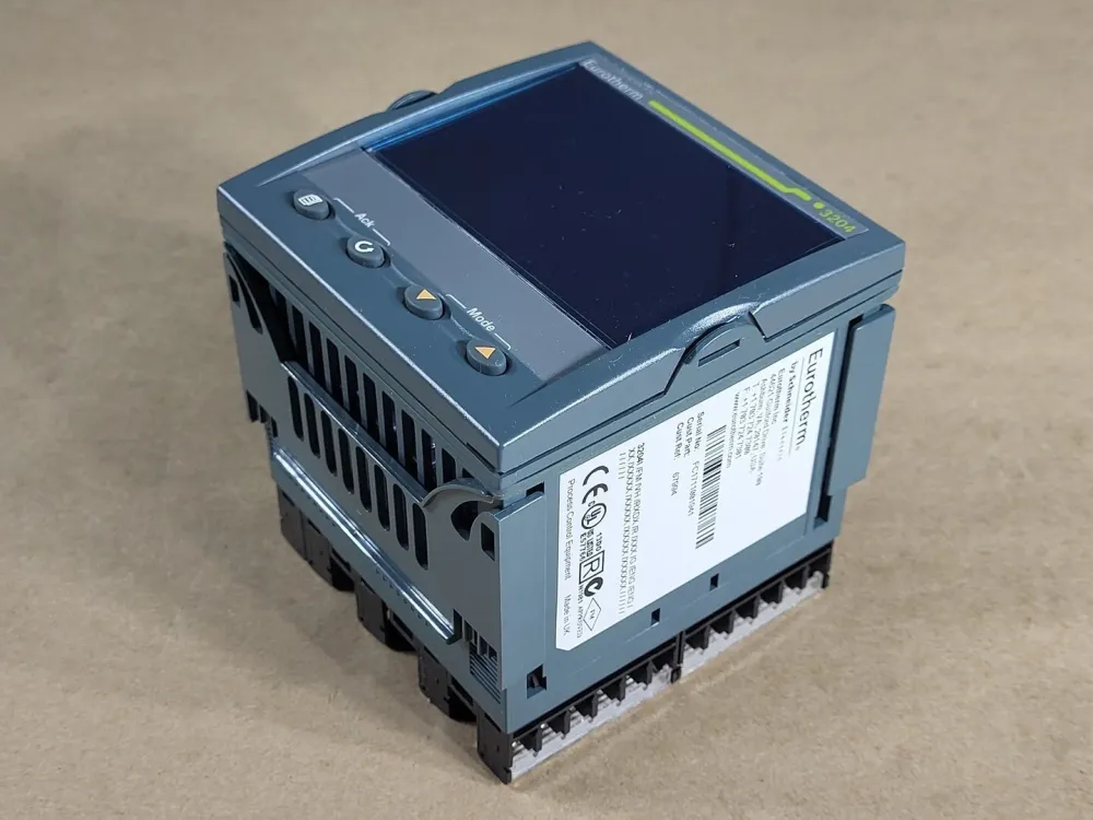 Industrieel Gecertificeerd Eurotherm Temperature Controller 3204I/FM/VH/RXDX/R/XXX/G/ENG/ENG
