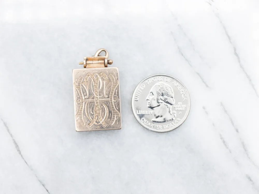 Ritsluiting Victorian Gold Lasergravering Monogram and Butterfly Rectangle Locket