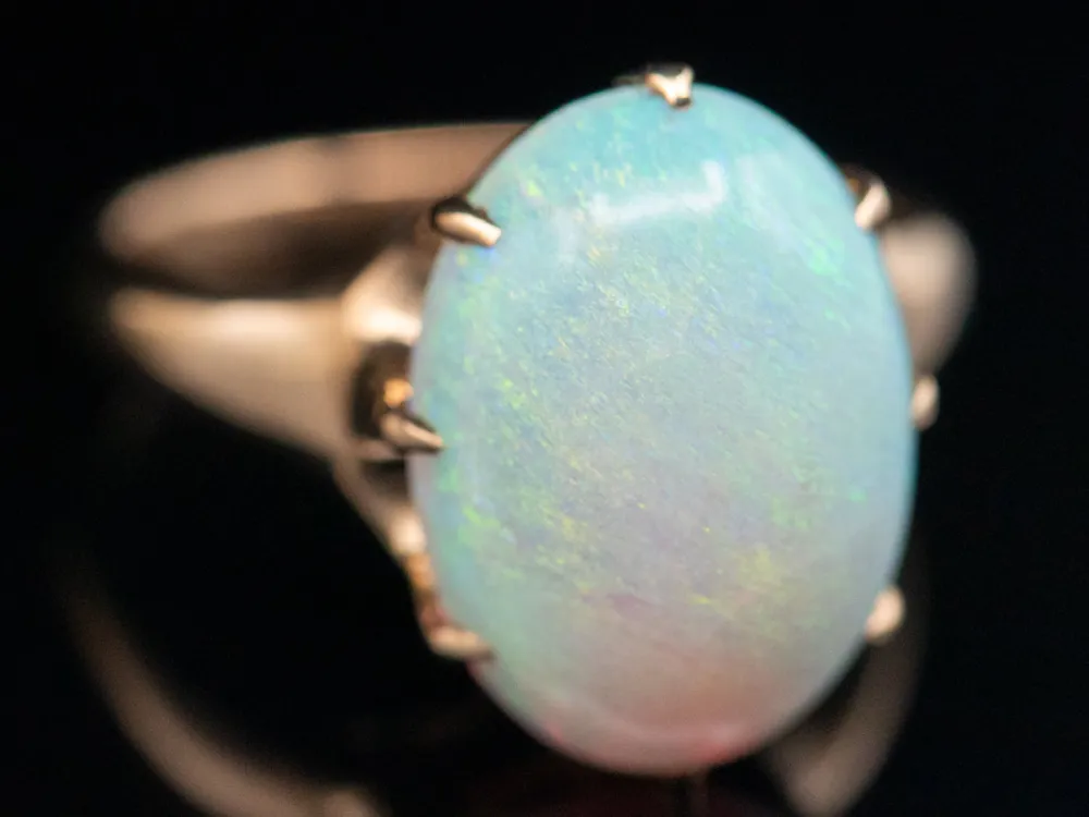 Antique Goud Australian Opal Solitaire Ring