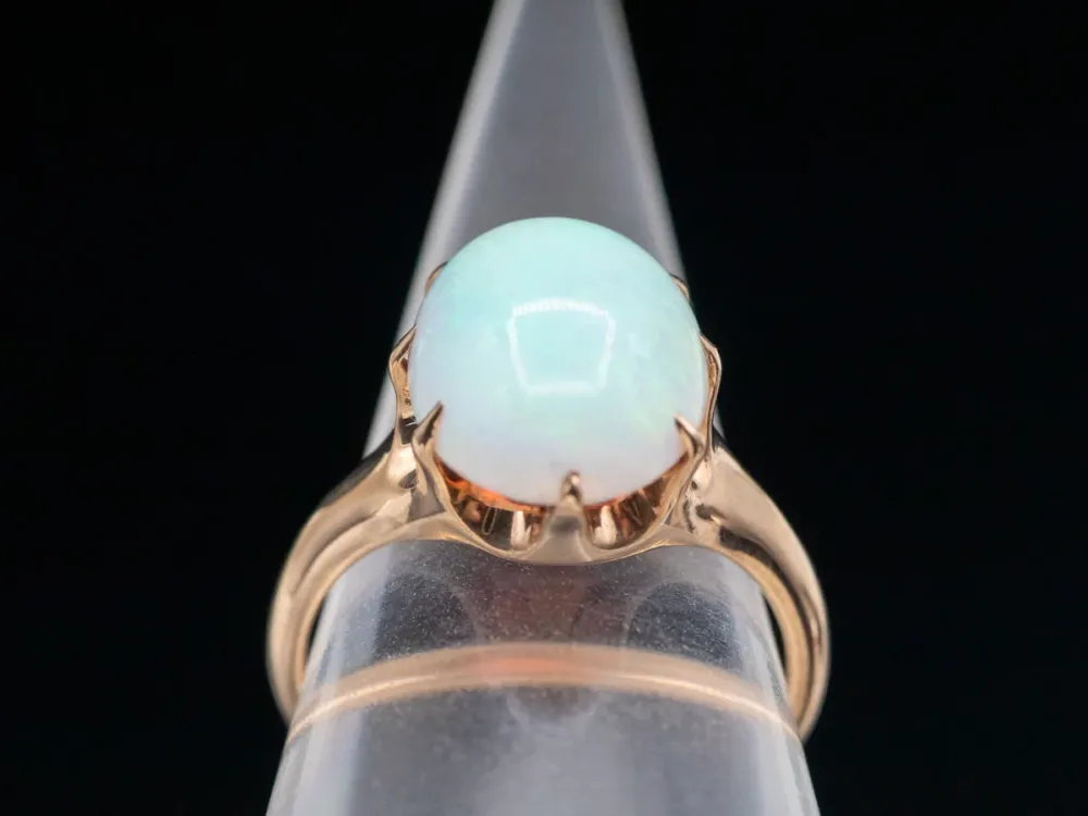 Antique Goud Australian Opal Solitaire Ring