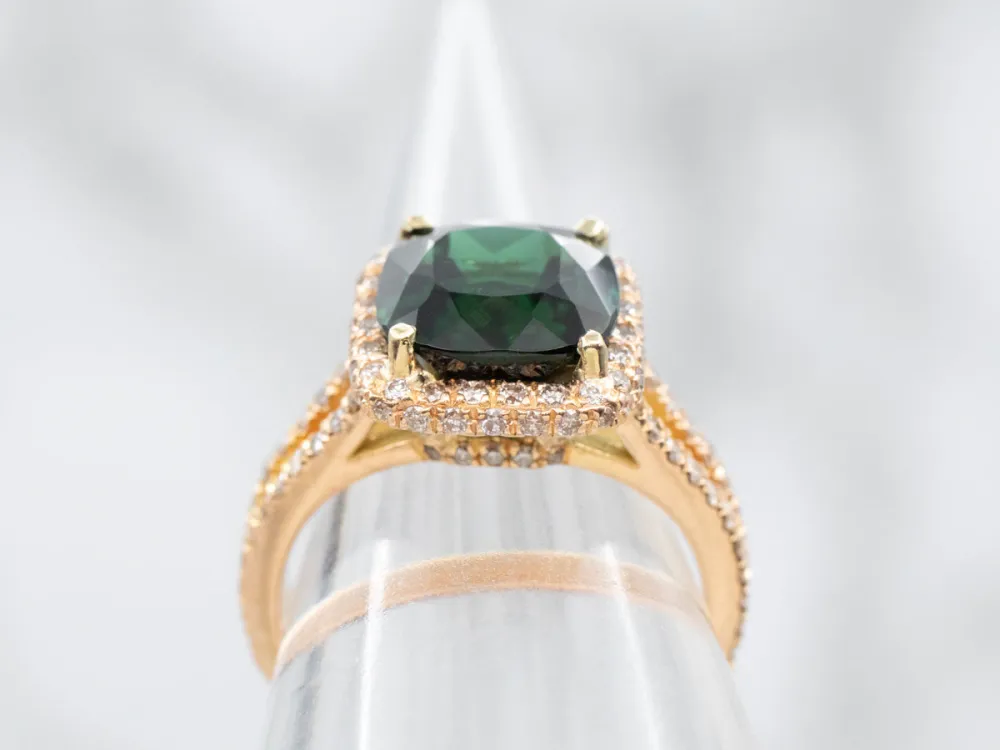 Appelgroen Tourmaline and Diamond Halo Ring met CE-Keurmerk