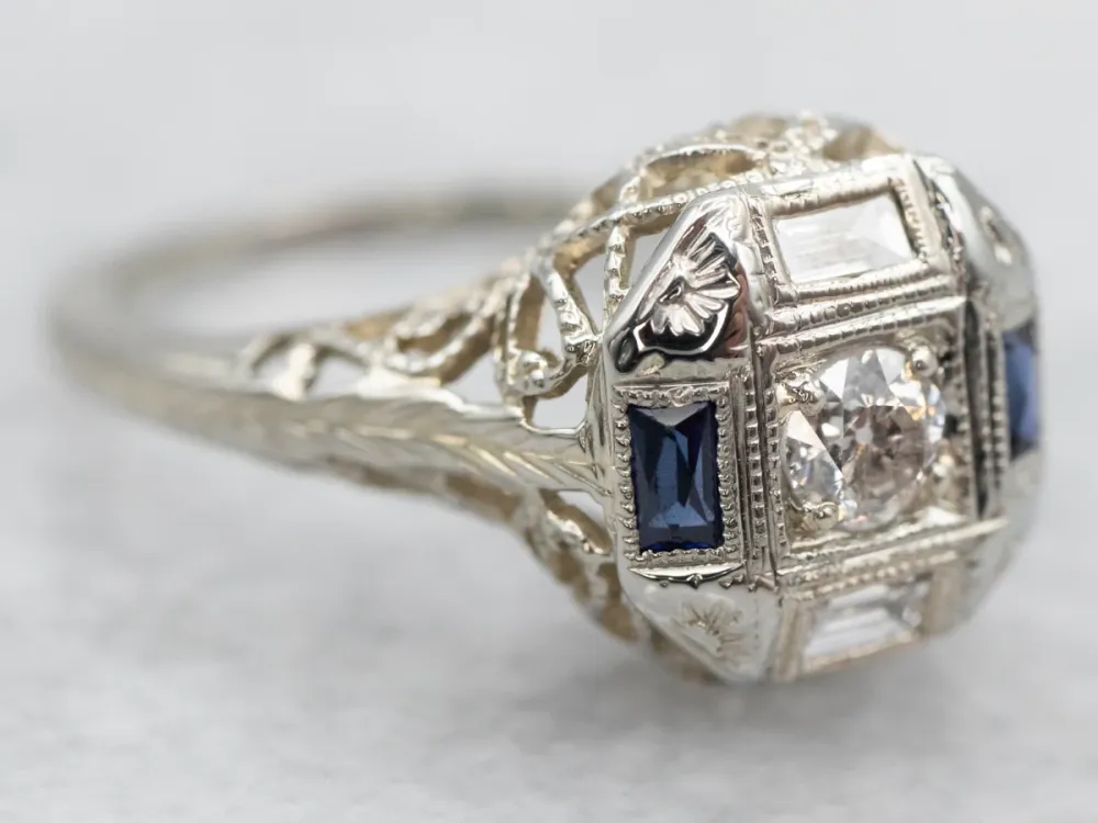 Art Deco Diamond and Synthetic Sapphire Engagement Ring met CE-Keurmerk