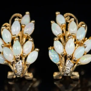 Australian Opal and Diamond Cluster Earrings met CE-Keurmerk