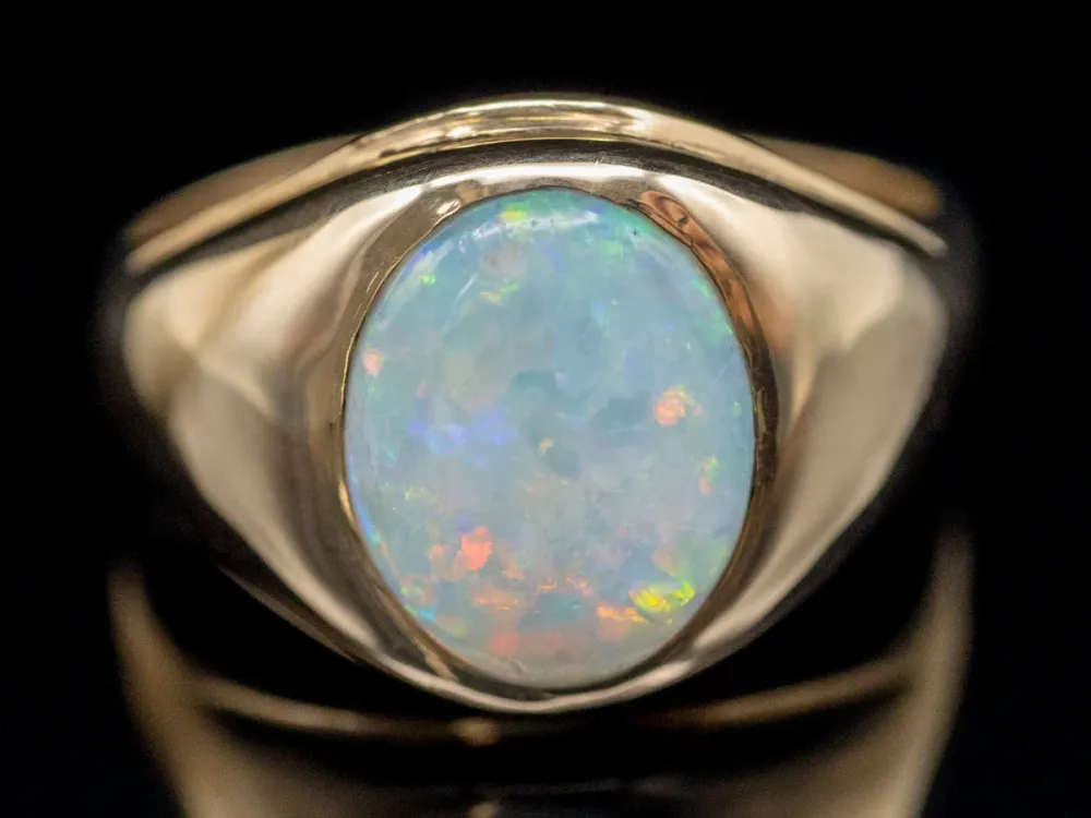 Bezel Set Australian Opal Vintage Gouden Ring