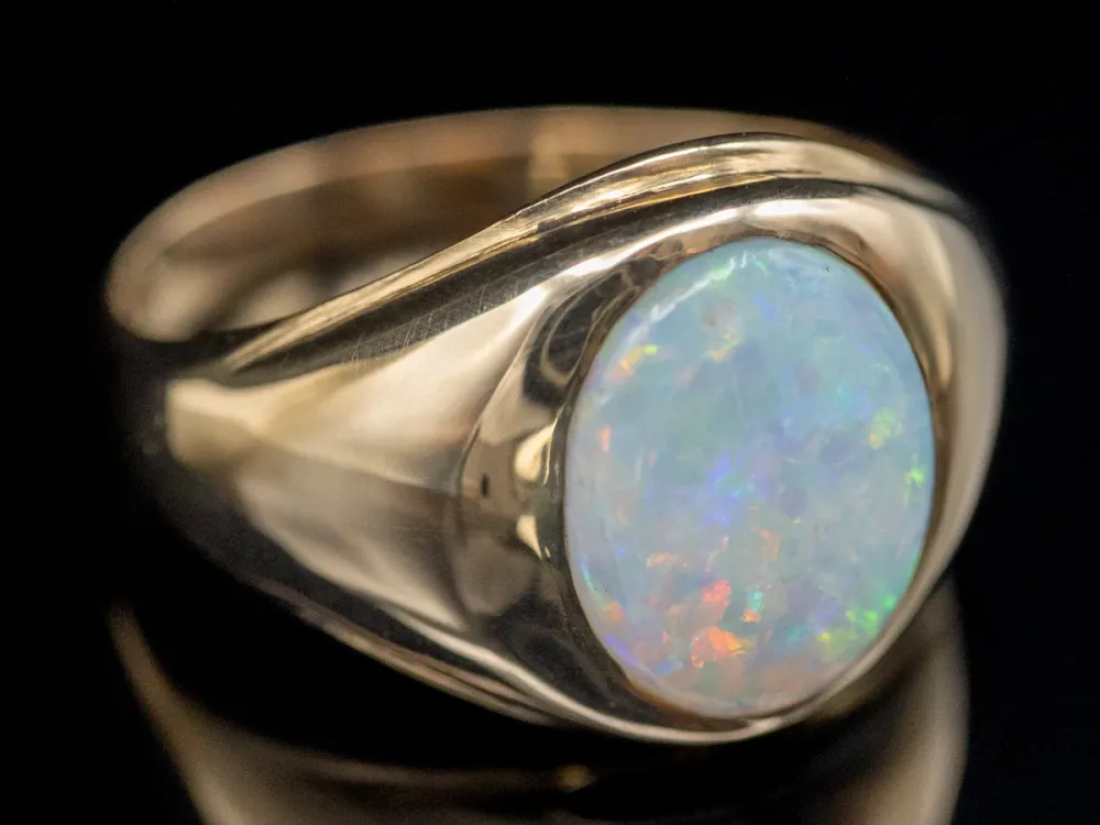 Bezel Set Australian Opal Vintage Gouden Ring