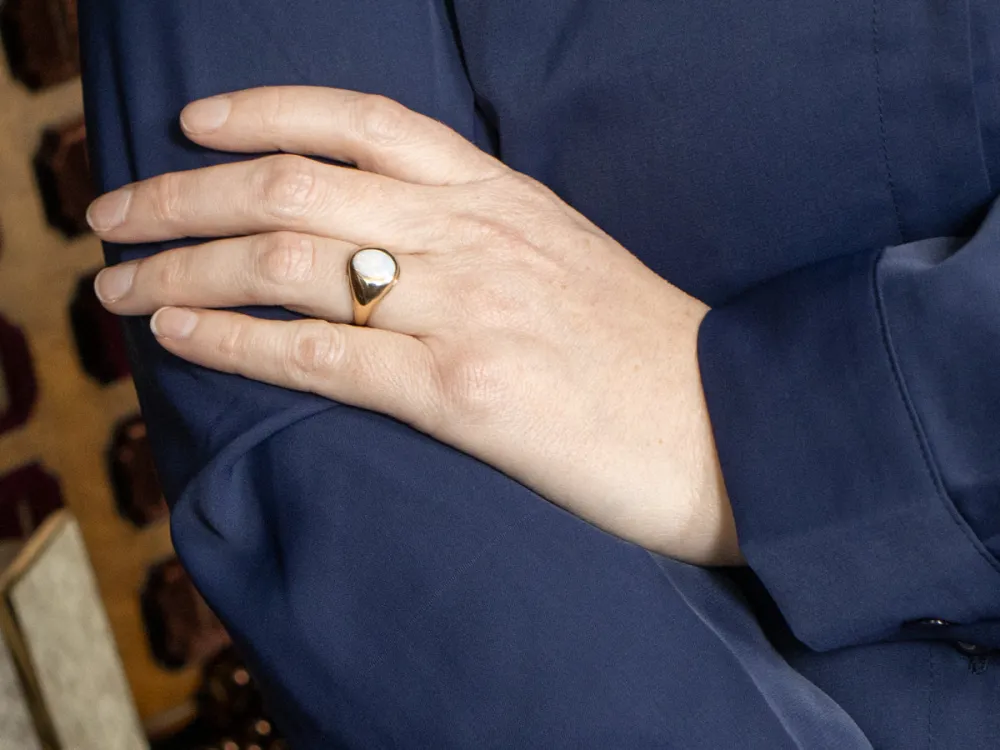 Bezel Set Australian Opal Vintage Gouden Ring