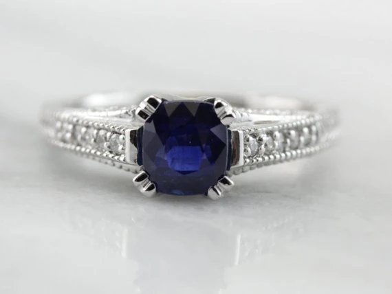 Brilliant Blauw Sapphire and Diamond Engagement Ring