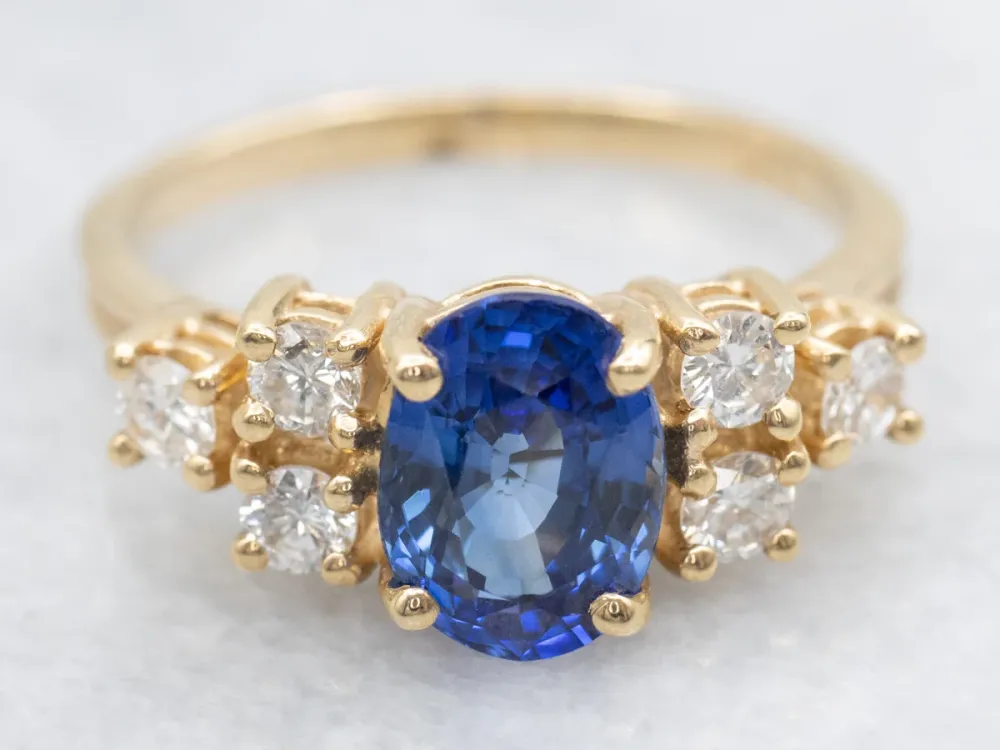 Classic Sapphire and Diamond Ring Yellow Goud