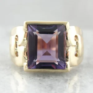 Classically Subliem Yet Bold Amethyst Ring Him or Her met CE-Keurmerk