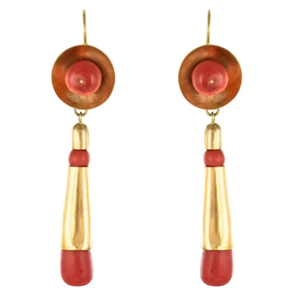 Coral and goud dangling earrings