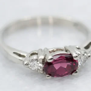 East to West Rhodolite Garnet and Diamond Ring met CE-Keurmerk