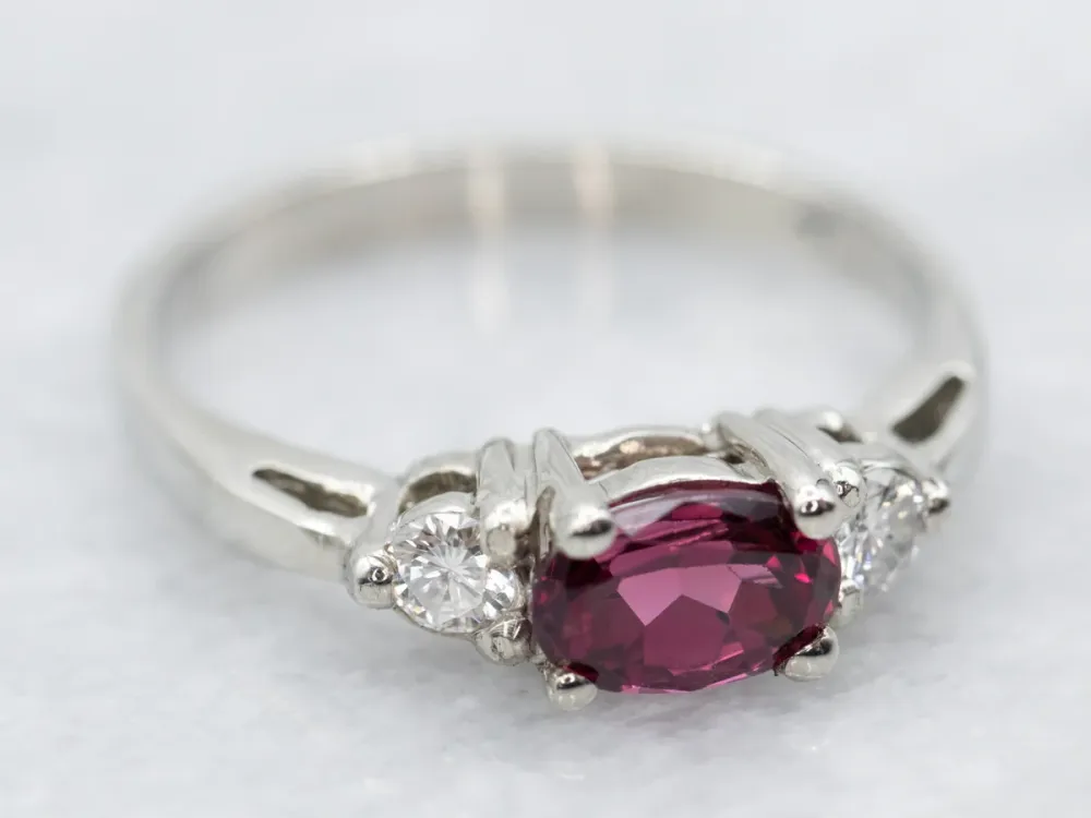 East to West Rhodolite Garnet and Diamond Ring met CE-Keurmerk