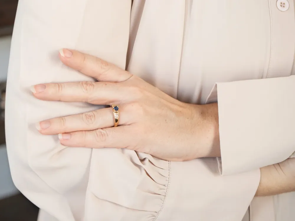 East to West Sapphire and Diamond Ring - DIN Norm
