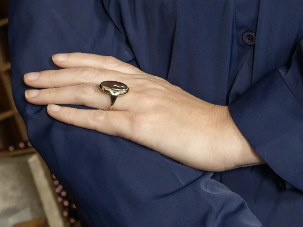 Elongated Carnelian Moss Agate and Verguld Ring met CE-Keurmerk