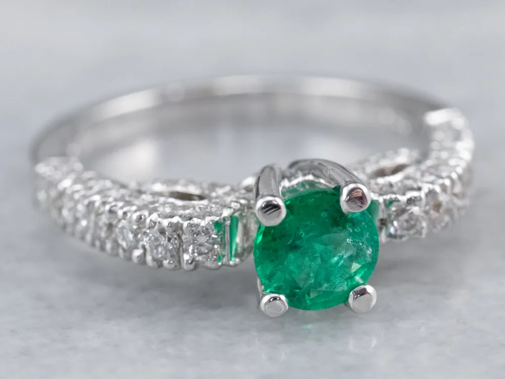 Emerald and Diamond 18K Sneeuwwit Gold Ring
