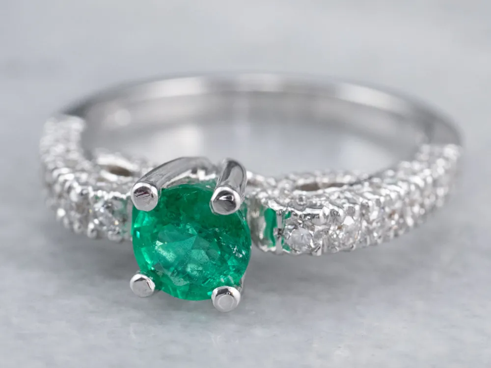 Emerald and Diamond 18K Sneeuwwit Gold Ring