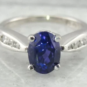 Exceptional Quality: Ceylon Sapphire and Diamond Platinum Eigentijds Engagement Ring - DIN Norm