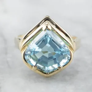 Fancy Cut Blauw Topaz Gold Statement Ring