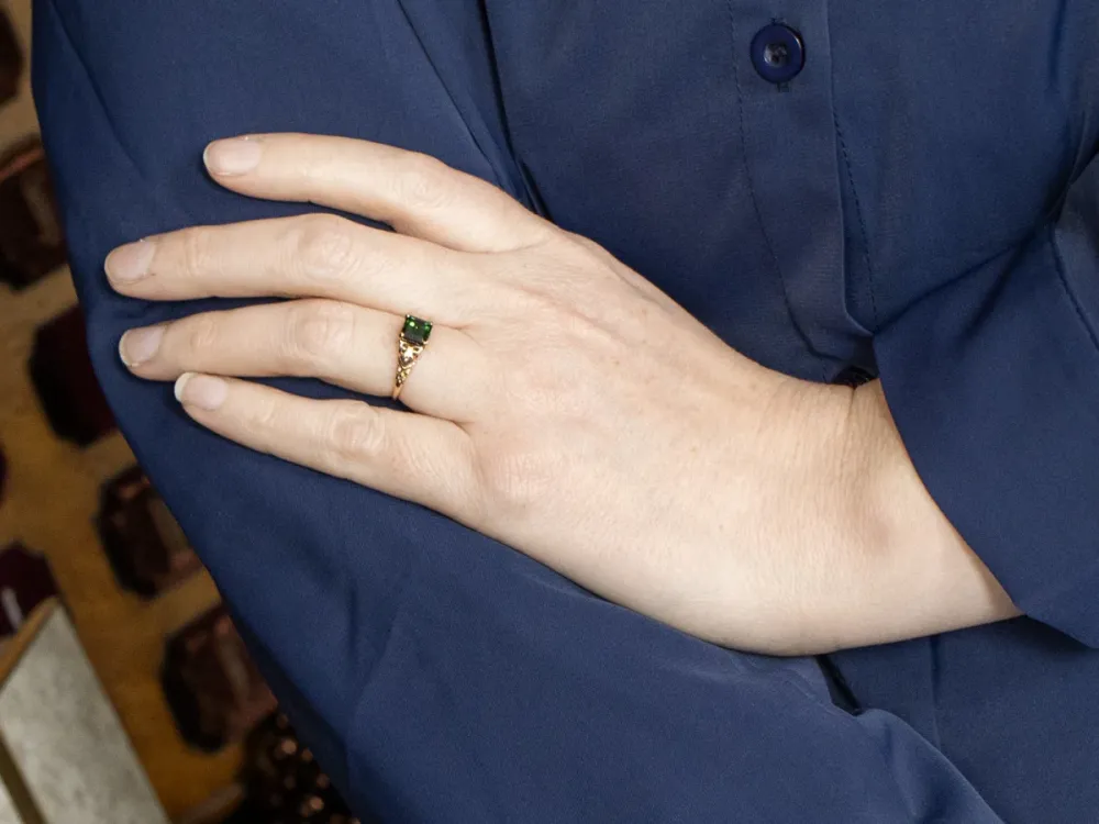 Floral Geel Gold Green Tourmaline Solitaire Ring