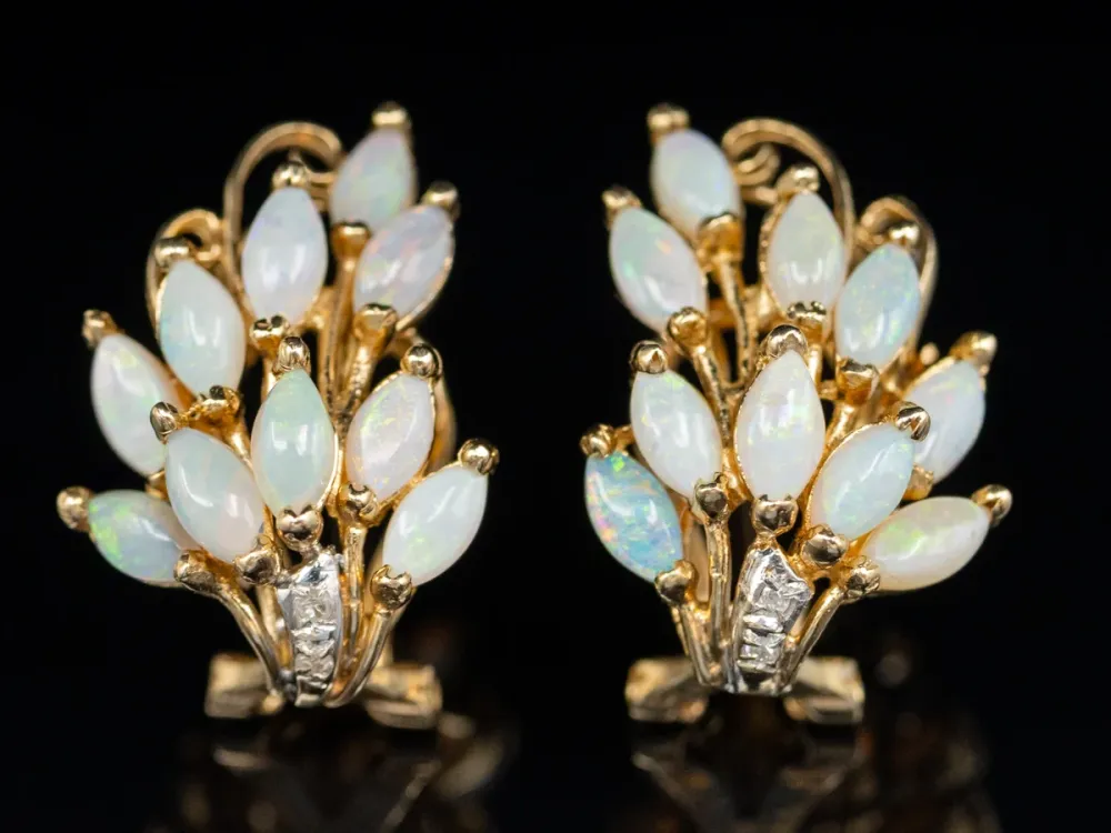 Gegalvaniseerd Australian Opal and Diamond Cluster Earrings