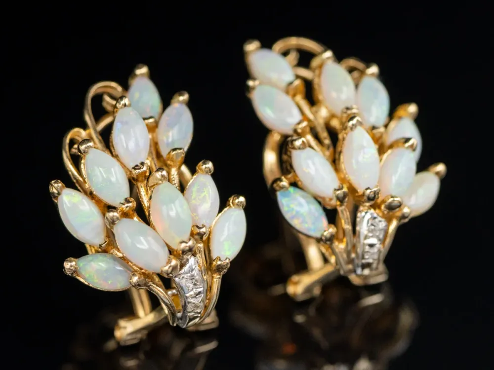 Gegalvaniseerd Australian Opal and Diamond Cluster Earrings