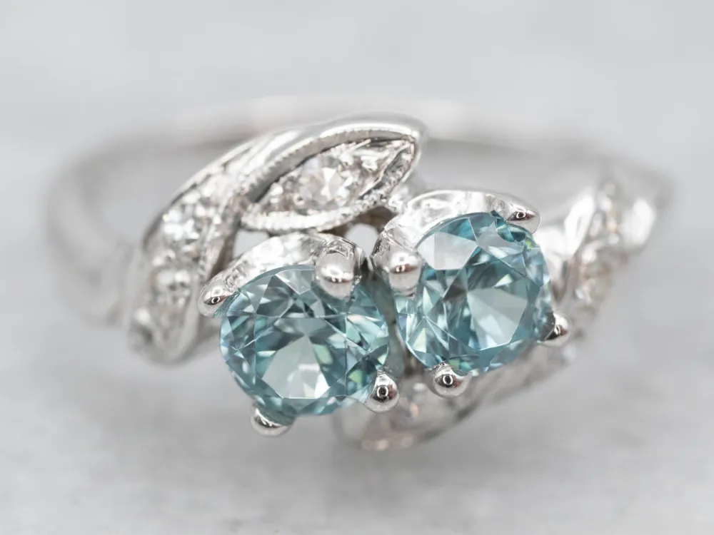 Gegalvaniseerd Blauw Zircon and Diamond Toi et Moi Bypass Ring