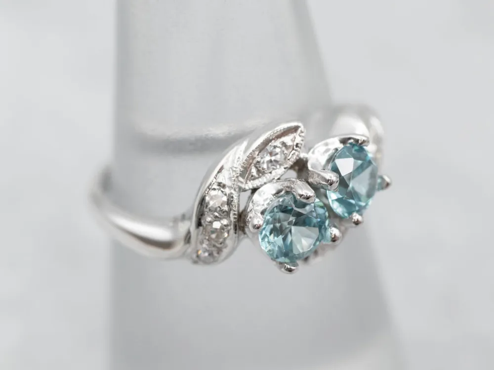 Gegalvaniseerd Blauw Zircon and Diamond Toi et Moi Bypass Ring