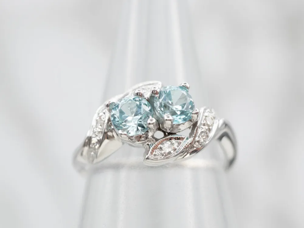 Gegalvaniseerd Blauw Zircon and Diamond Toi et Moi Bypass Ring