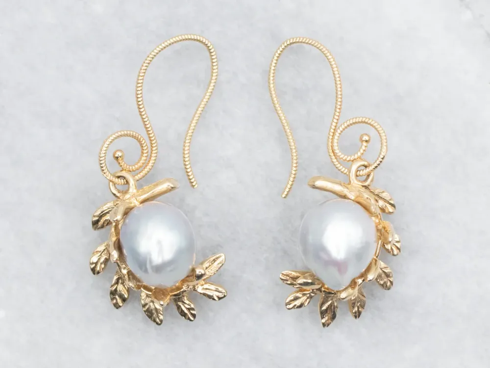Gegalvaniseerd Blue-Gray Pearl Botanical Drop Earrings