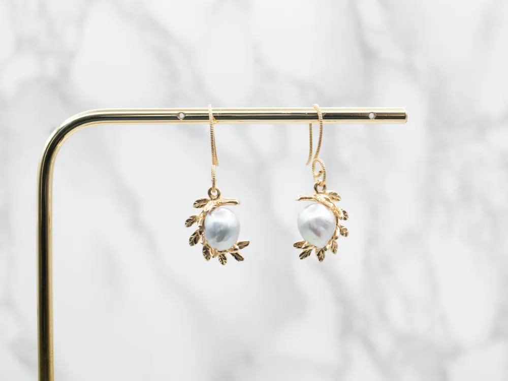 Gegalvaniseerd Blue-Gray Pearl Botanical Drop Earrings