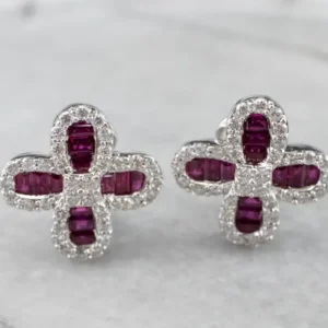 Gegalvaniseerd Floral Ruby and Diamond Earrings 18K Wit Gold