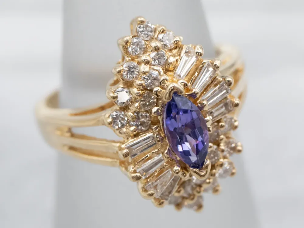 Gegalvaniseerd Marquise Tanzanite and Diamond Cluster Ring