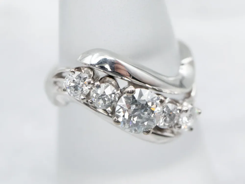 Gegalvaniseerd Scrolling Diamond Bypass-Style Engagement Ring
