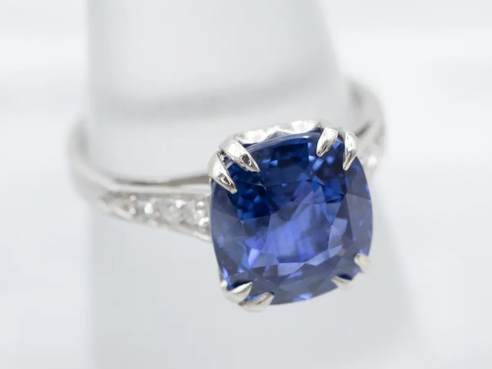 Gorgeous Vintage Era Sapphire and Diamond Engagement Ring met CE-Keurmerk