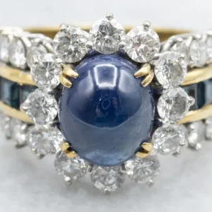 High-End Sapphire Cabochon and Diamond Goud and Platinum Statement Ring