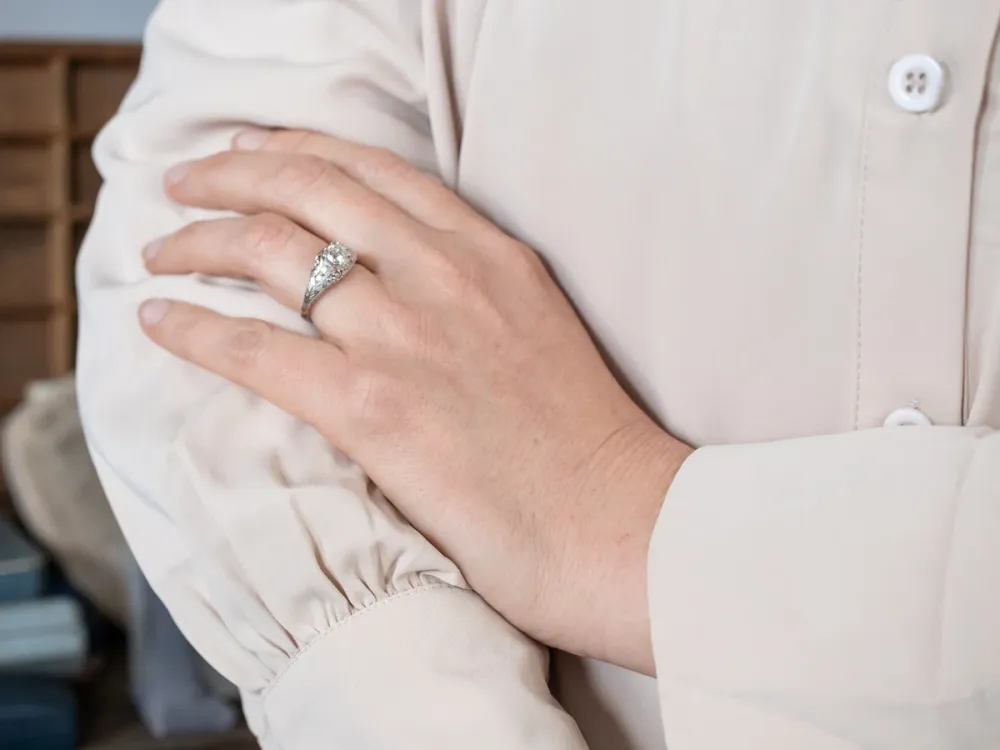 Industrieel Zwaar Belast Art Deco Reproduction Diamond Engagement Ring