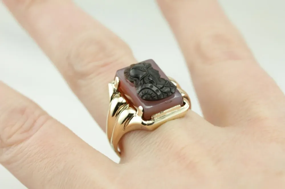 Industrieel Zwaar Belast Carnelian Uitgesneden Cameo Statement Ring